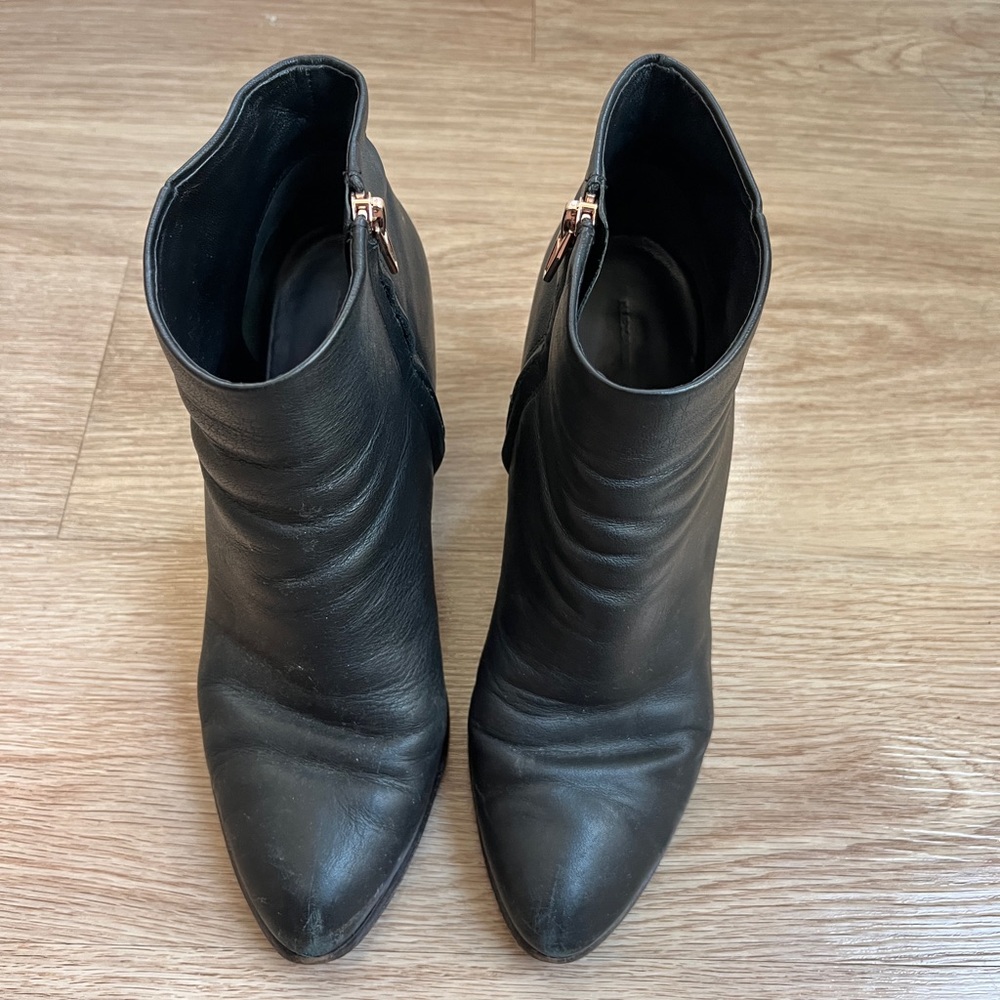 Alexander Wang Gabi ankle Booties with rose gold hardware in size eu 39